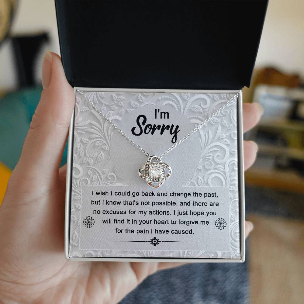 Sorry Love Knot Necklace – A Token of Heartfelt Regret